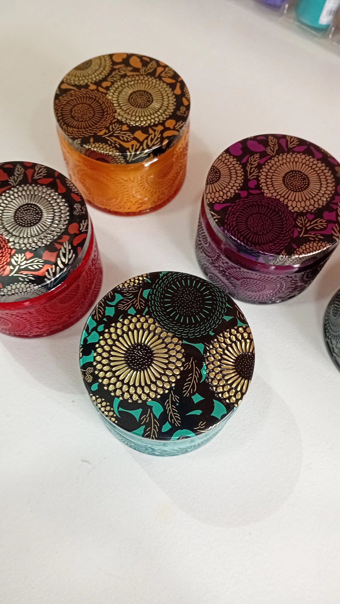 Velas Aromáticas en Frascos de Vidrio – Colección Cromática de relajación