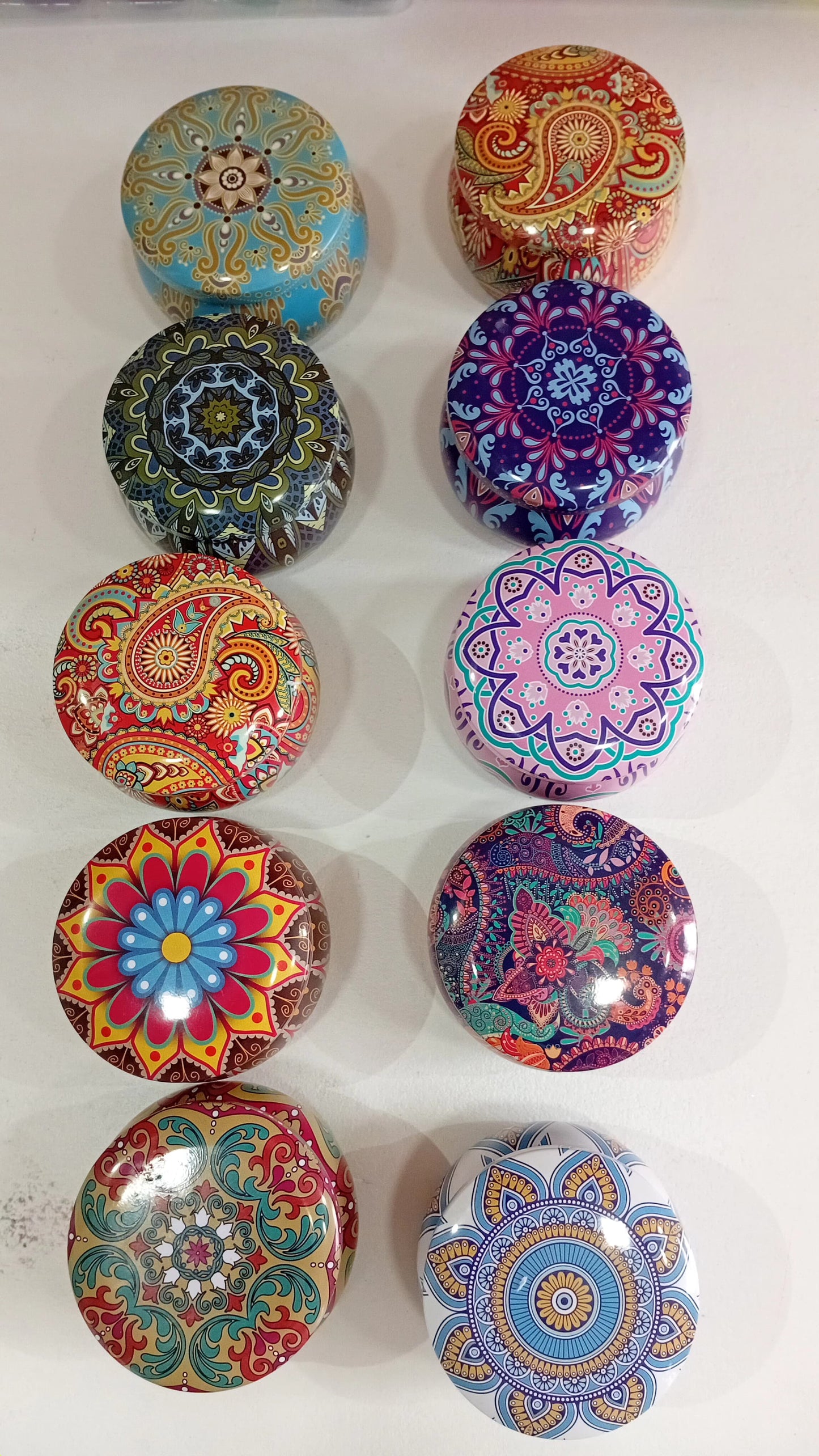 Velitas en cajita metálica con Diseños de Mandalas